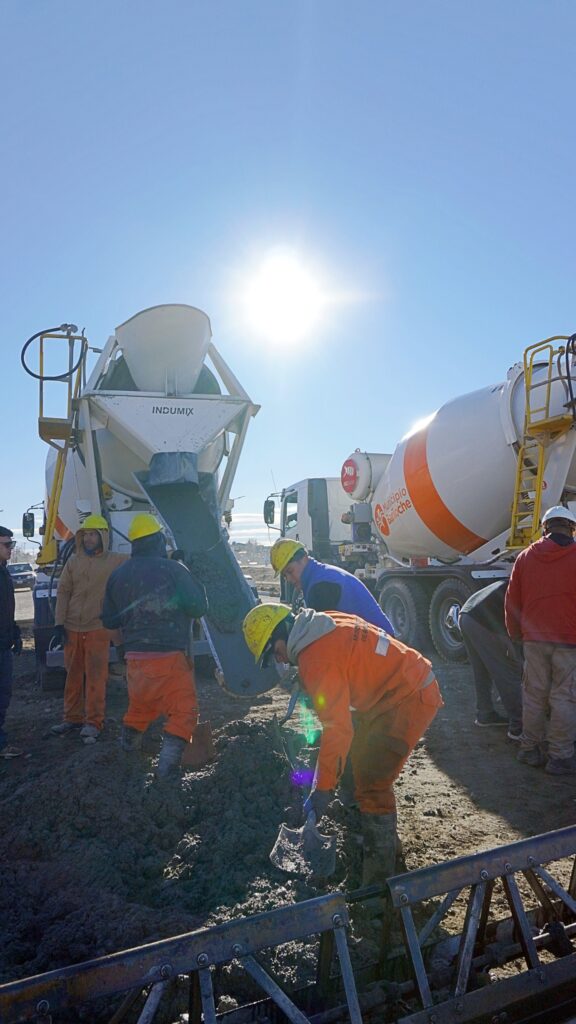 La Colectora Sur suma nuevas uniones de pavimento sobre Juan Herman