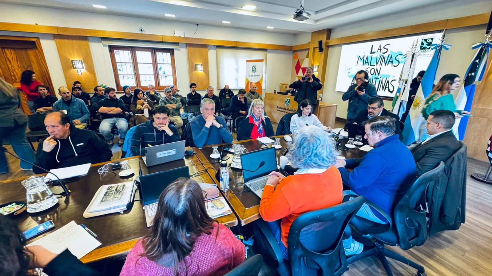 Noticias Destacadas; Comenzó a sesionar la Comisión Investigadora del contrato del Cerro Catedral