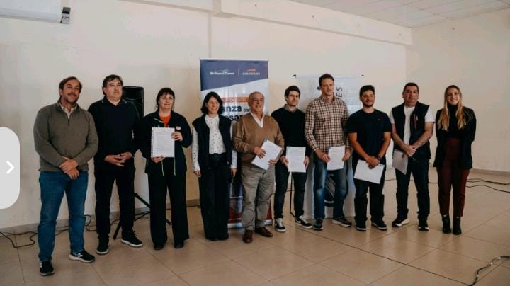 LOS AZULES PONE EN MARCHA LA CUARTA EDICION DEL PROGRAMA EDUCATIVO EN COMUNIDADES
