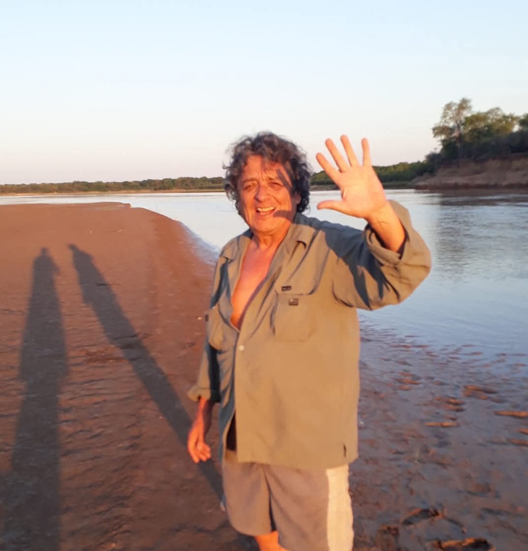 El adiós a “Piova”: el médico que curaba con el alma, abrazaba a las comunidades originarias y dejaba latir su guitarra en las peñas