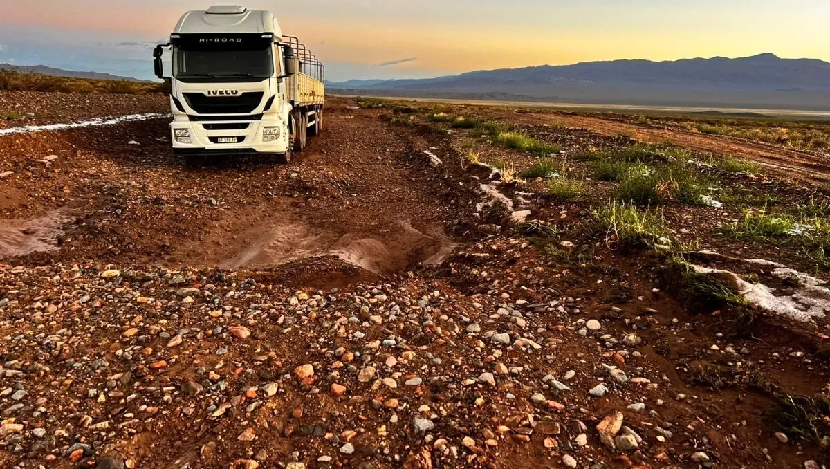 Dos pueblos de Cuyo juntaron casi 1.000 firmas para terminar con los 37 km de ripio que los separan