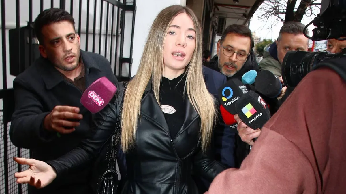 ARIZAGA.webp Tras declarar, Candela Arizaga confirmó que sigue con Facundo Moyano: «Quiero que esto se termine para ver a mi pareja»