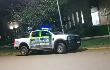 CAMIONETA POLI.webp Corrientes: Tras allanamientos secuestran elementos por presunta tenencia y distribución de pornografía infantil