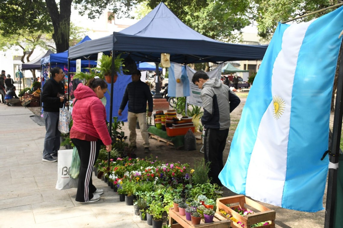 Con diversas ofertas y productos, las Ferias de la Ciudad recorren plazas y espacios públicos