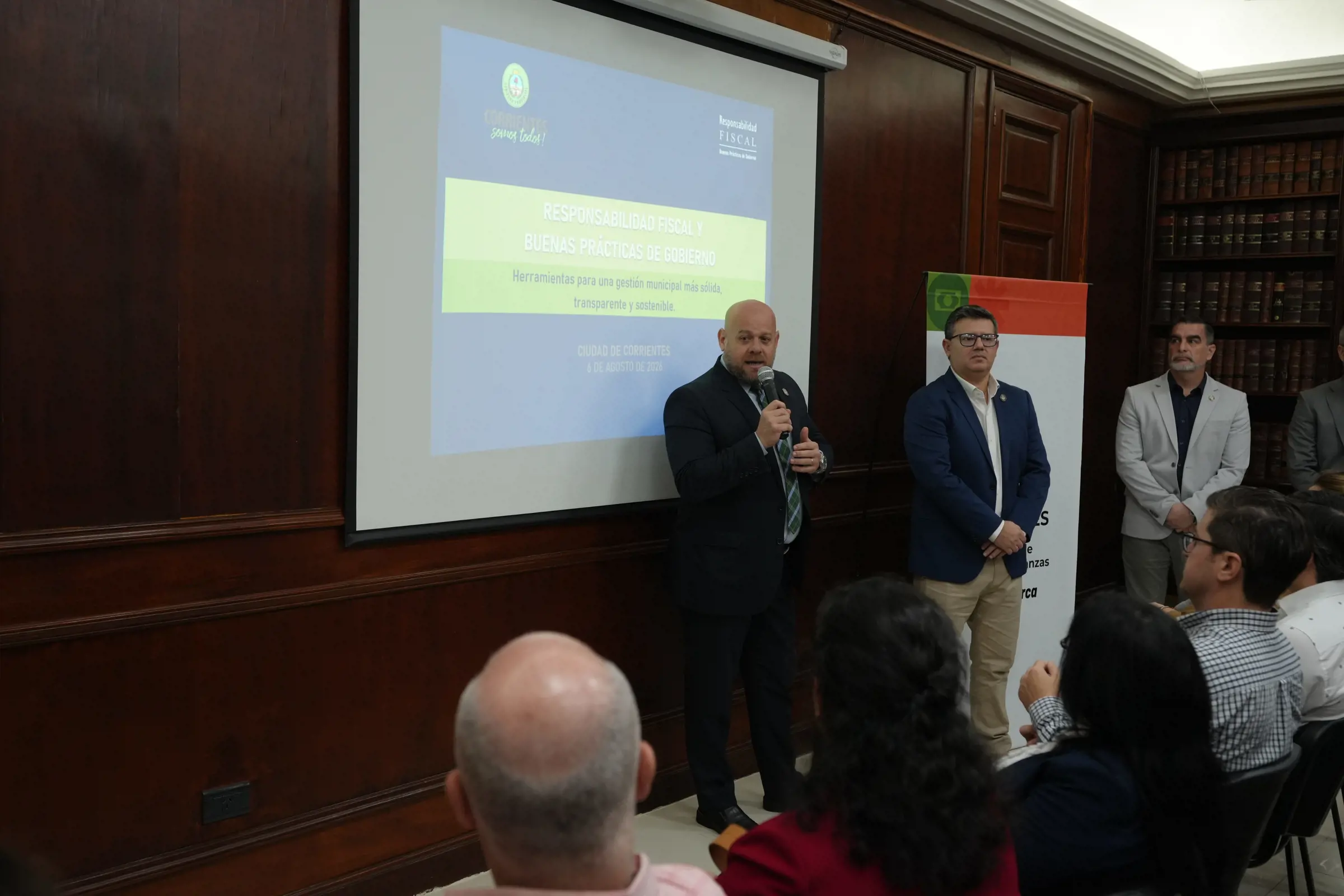 GRACHOT-CHARLA.webp Gobierno de Corrientes capacita a Municipios en Responsabilidad Fiscal