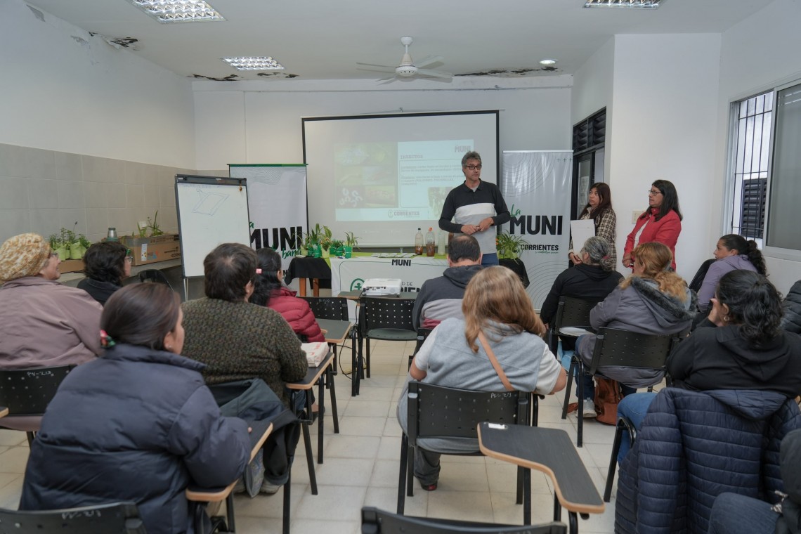 HUERTAS.jpeg La Municipalidad concluyó con éxito un nuevo taller de huertas familiares comunitarias
