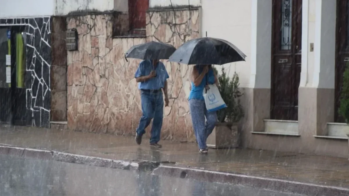 Corrientes está bajo alerta amarilla y naranja por tormentas