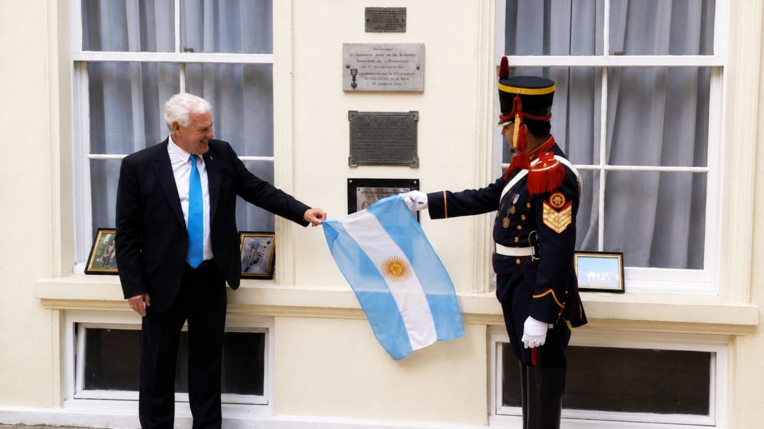 PANSERI.jpg El Poder Judicial de Corrientes rindió homenaje en Francia al Padre de la Patria