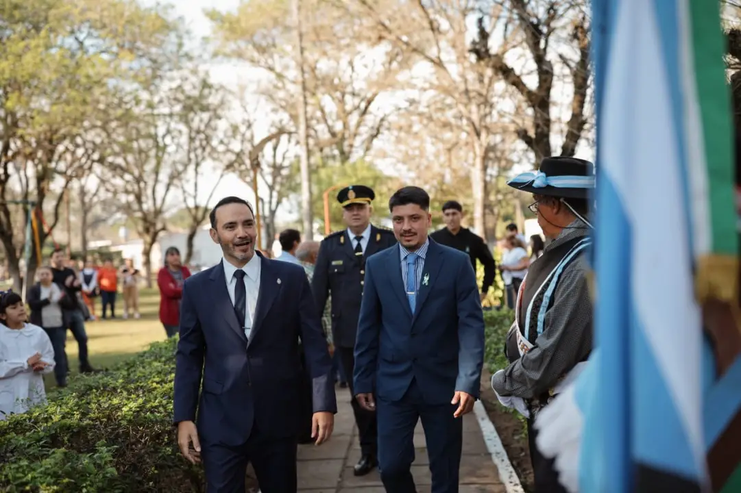 VALDÉS-MANTILLA.webp Valdés anunció más viviendas y ratificó el compromiso con el desarrollo de Mantilla