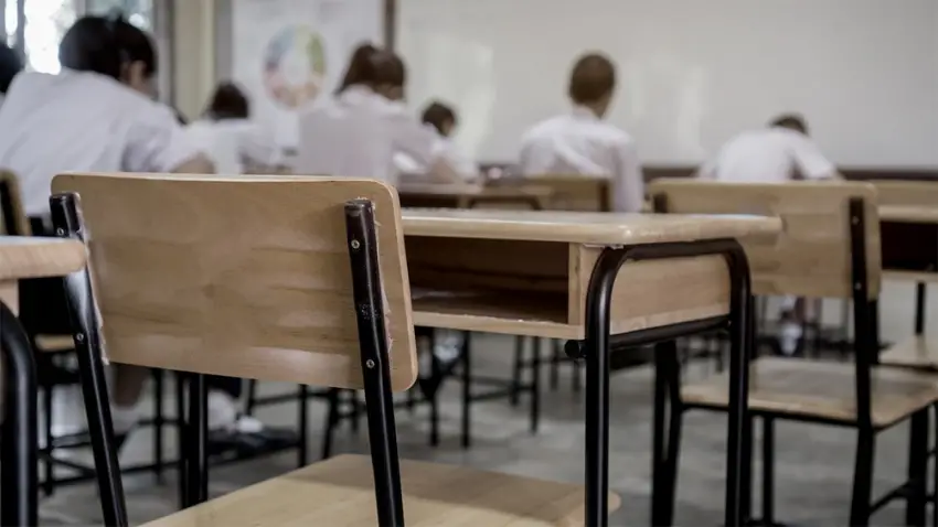 pupitres.webp Preocupación : El presupuesto educativo a nivel nacional se redujo casi 50% en los últimos dos años