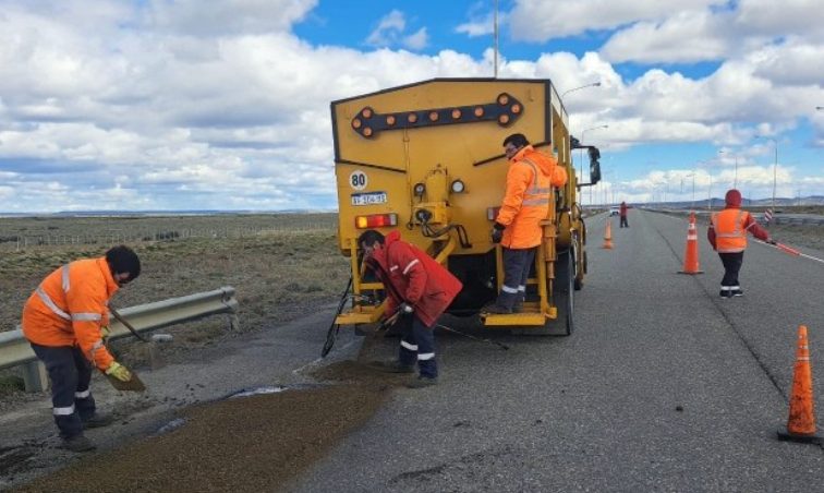ATENCIÓN CONDUCTORES: TRABAJOS DE BACHEO EN LA RUTA NACIONAL 3