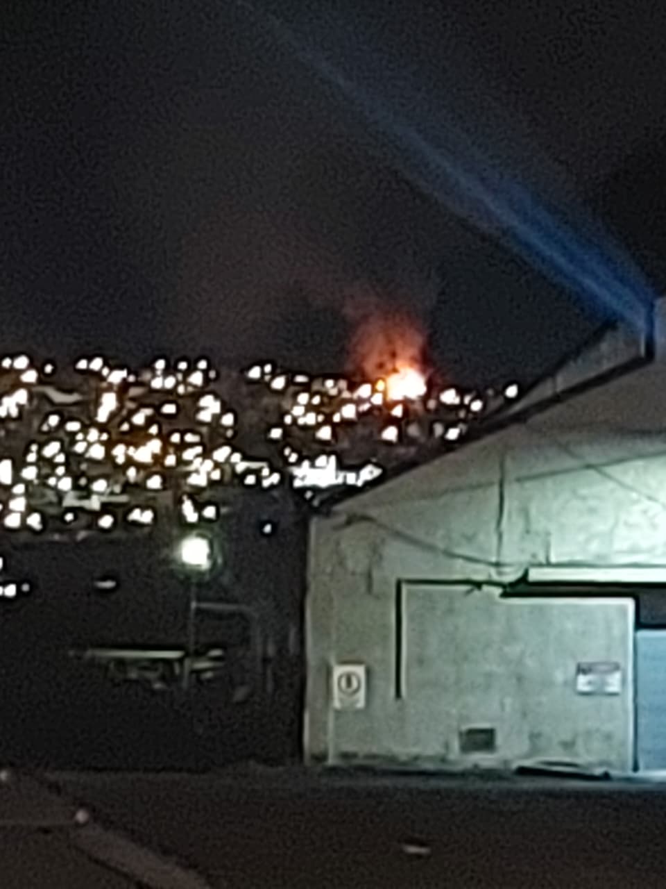 INCENDIO EN RIO TURBIO: UN TALLER DETRUIDO Y VIVIENDAS EN RIESGO