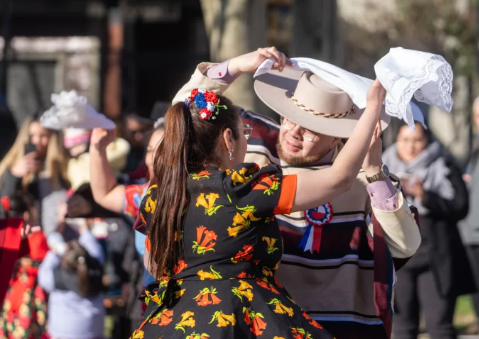 RÍO GALLEGOS SE VISTE DE CHILE: MAÑANA LLEGA UNA NOCHE A PURO BAILE, MÚSICA Y SABORES TÍPICOS