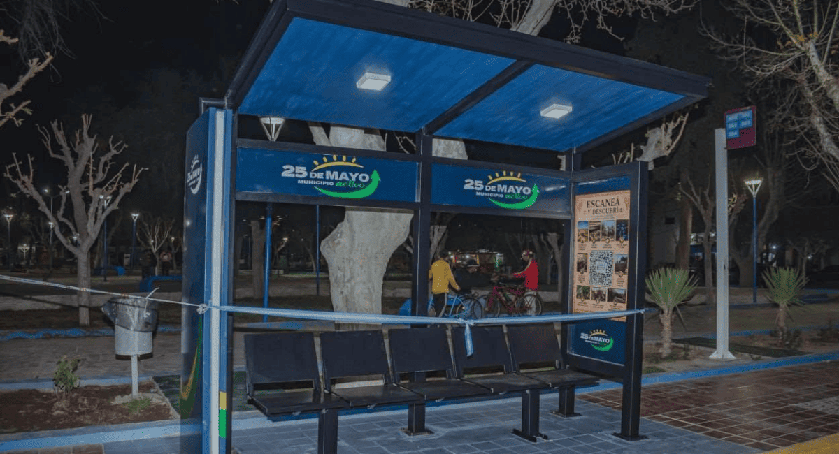 Obras en25 de Mayo: La Plaza de Villa Santa Rosa sumó nuevos juegos infantiles y garita de colectivo. Obras en25 de Mayo: La Plaza de Villa Santa Rosa sumó nuevos juegos infantiles y garita de colectivo.