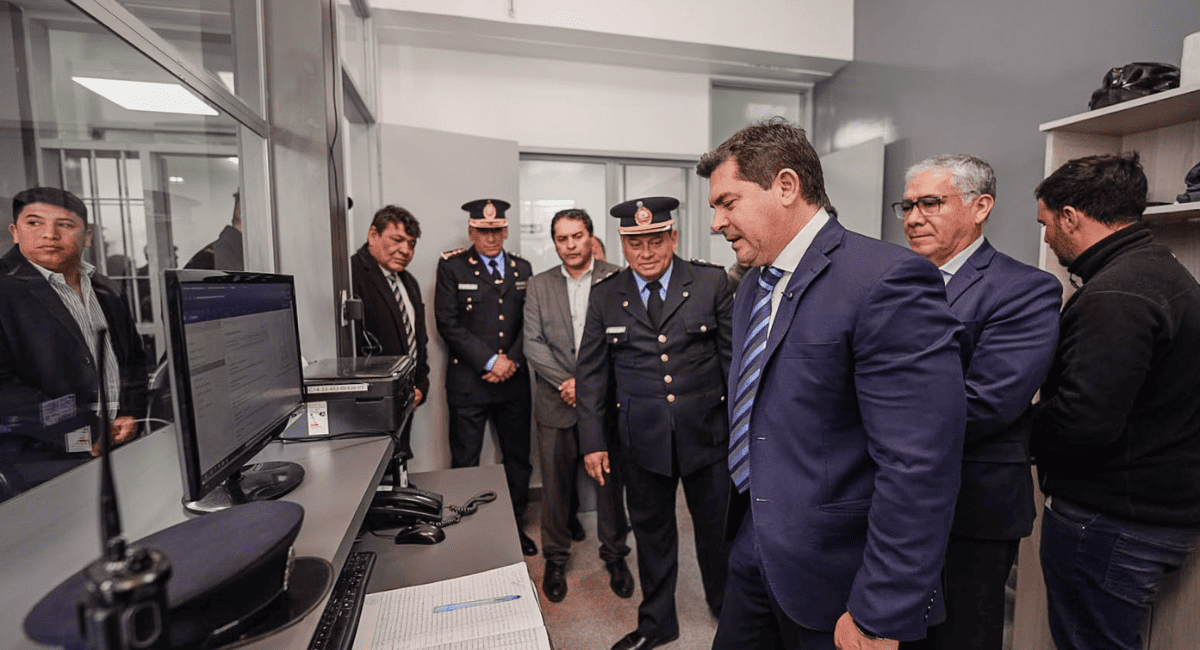 Orrego inauguró la refuncionalización de la Comisaría 14° en el departamento Zonda
