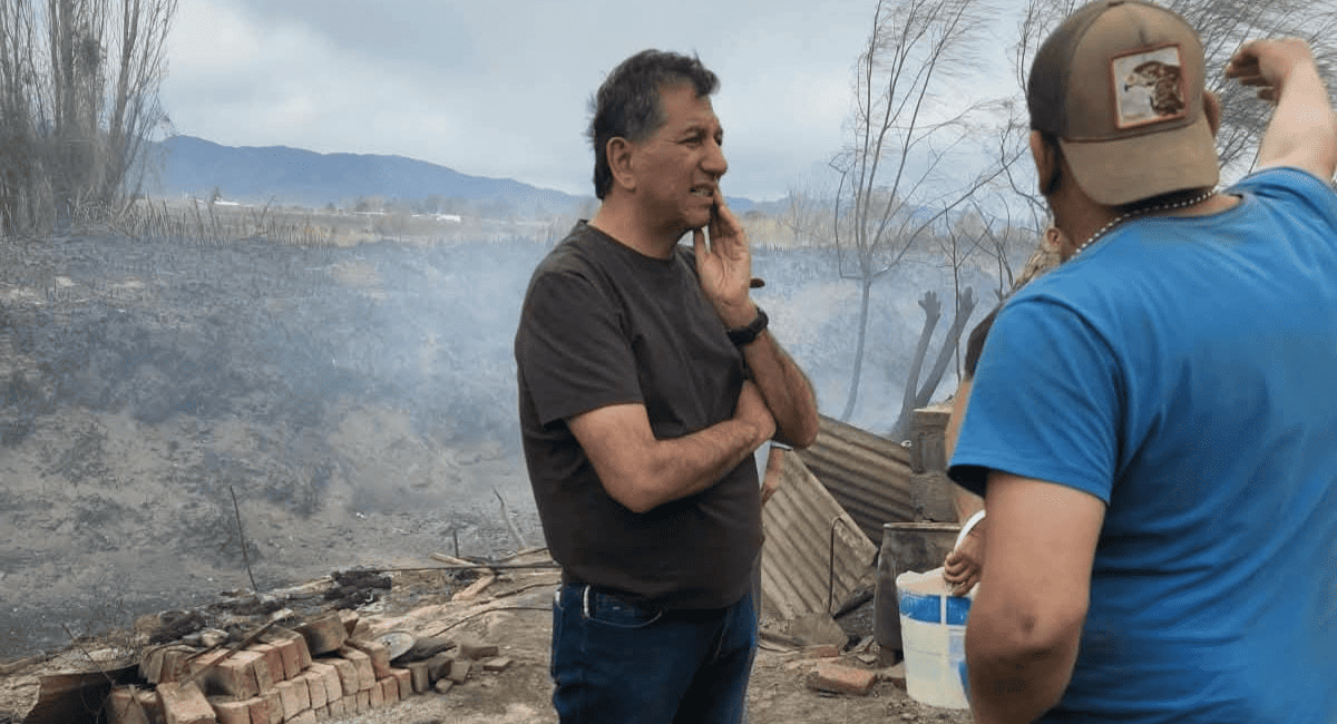 Pocito: Municipio y Bomberos combaten varios focos de incendio. Pocito: Municipio y Bomberos combaten varios focos de incendio.
