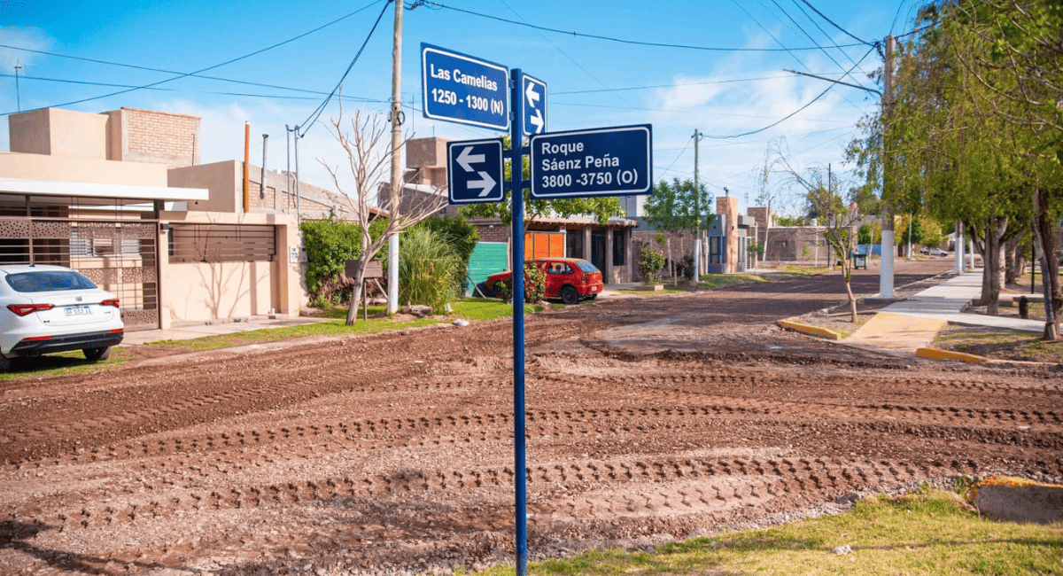 Rivadavia comenzó las obras de pavimentación en el Loteo Rumbos con fondos municipales
