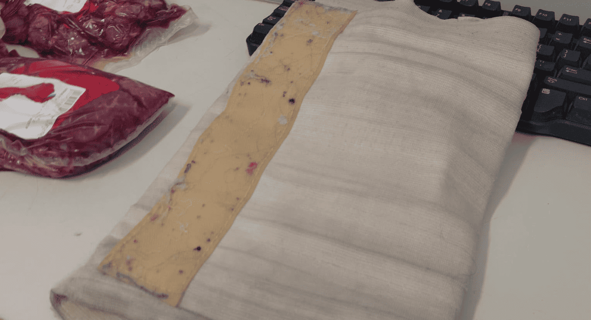Rivadavia: usaban a una bebé para disimular, escondieron carne en la ropa y terminaron detenidos Rivadavia: usaban a una bebé para disimular, escondieron carne en la ropa y terminaron detenidos