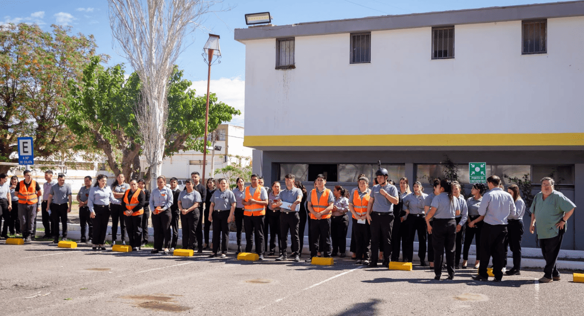 El Servicio Penitenciario Provincial realizó el 5to simulacro de sismo e incendio El Servicio Penitenciario Provincial realizó el 5to simulacro de sismo e incendio