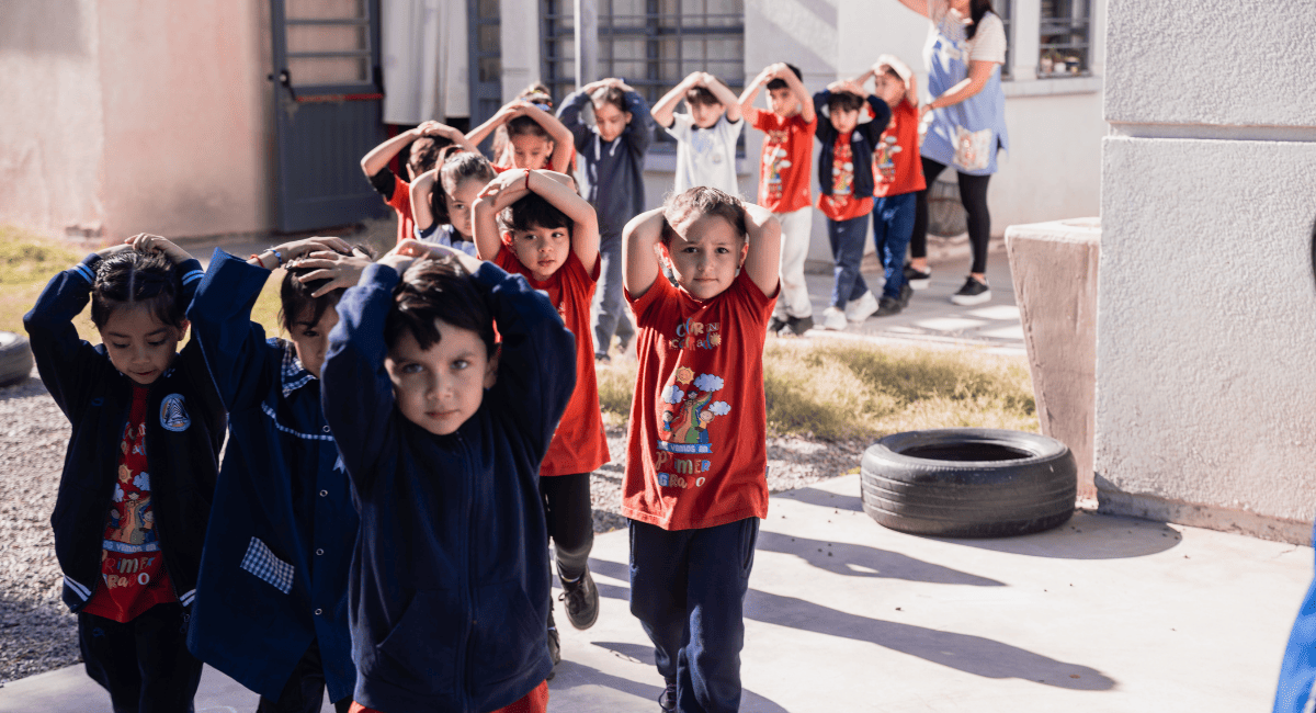 1.380 escuelas y 243.000 alumnos participarán del simulacro sísmico masivo en San Juan 1.380 escuelas y 243.000 alumnos participarán del simulacro sísmico masivo en San Juan