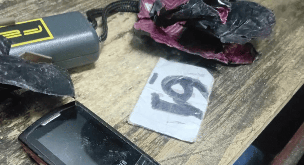 Servicio Penitenciario: un scanner detectó un celular y estupefacientes ocultos en el calzado de un visitante Servicio Penitenciario: un scanner detectó un celular y estupefacientes ocultos en el calzado de un visitante