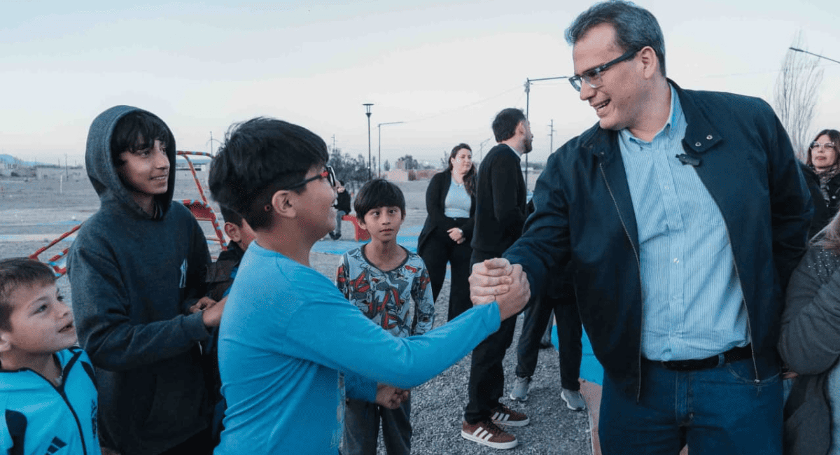 Rawson sumó un nuevo polideportivo y plaza renovada en el barrio Los Plásticos Rawson sumó un nuevo polideportivo y plaza renovada en el barrio Los Plásticos