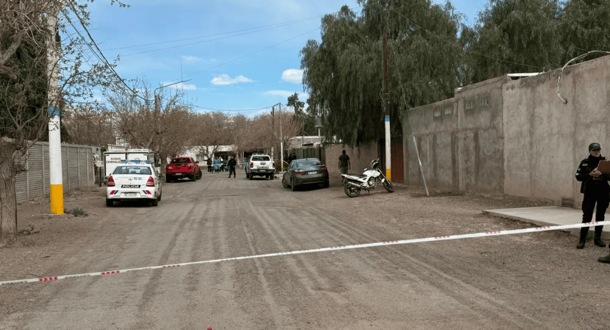 Hallazgo fatídico en Rawson: un joven de 35 años fue encontrado muerto en su vivienda