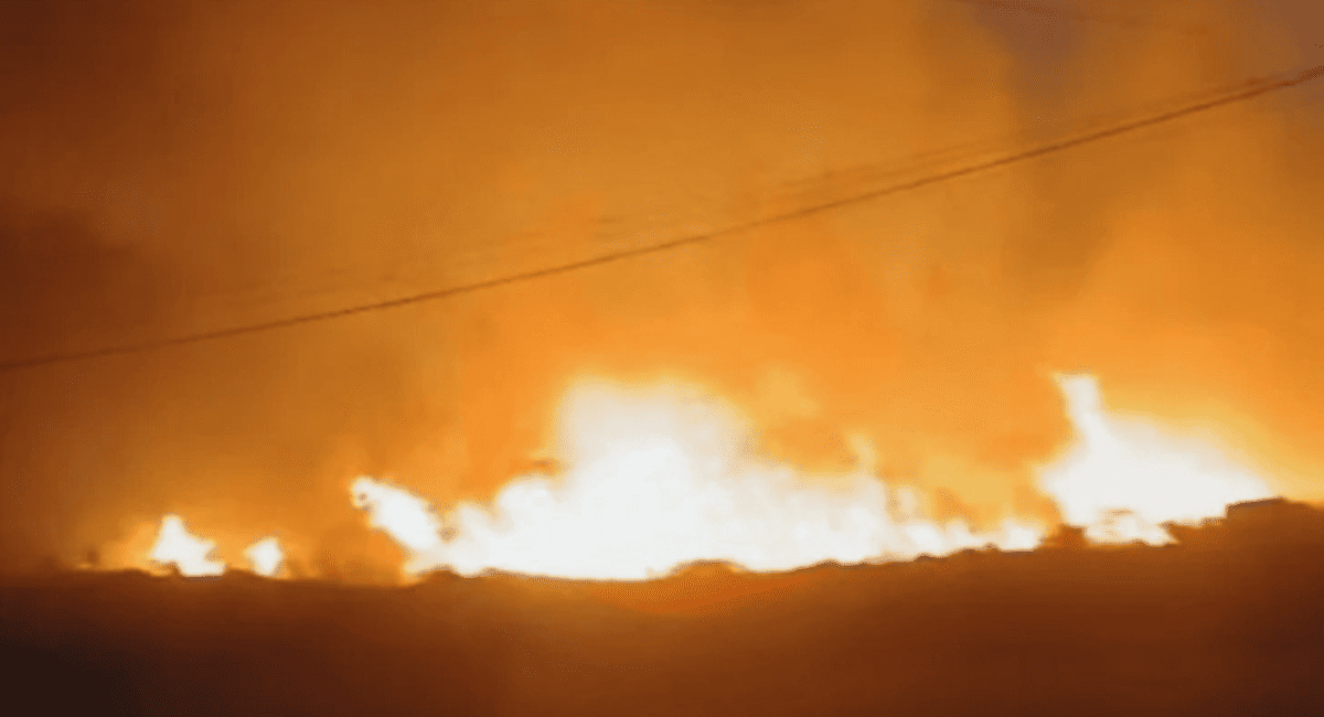 San Martín:combaten un voraz incendio frente al Camping Municipal