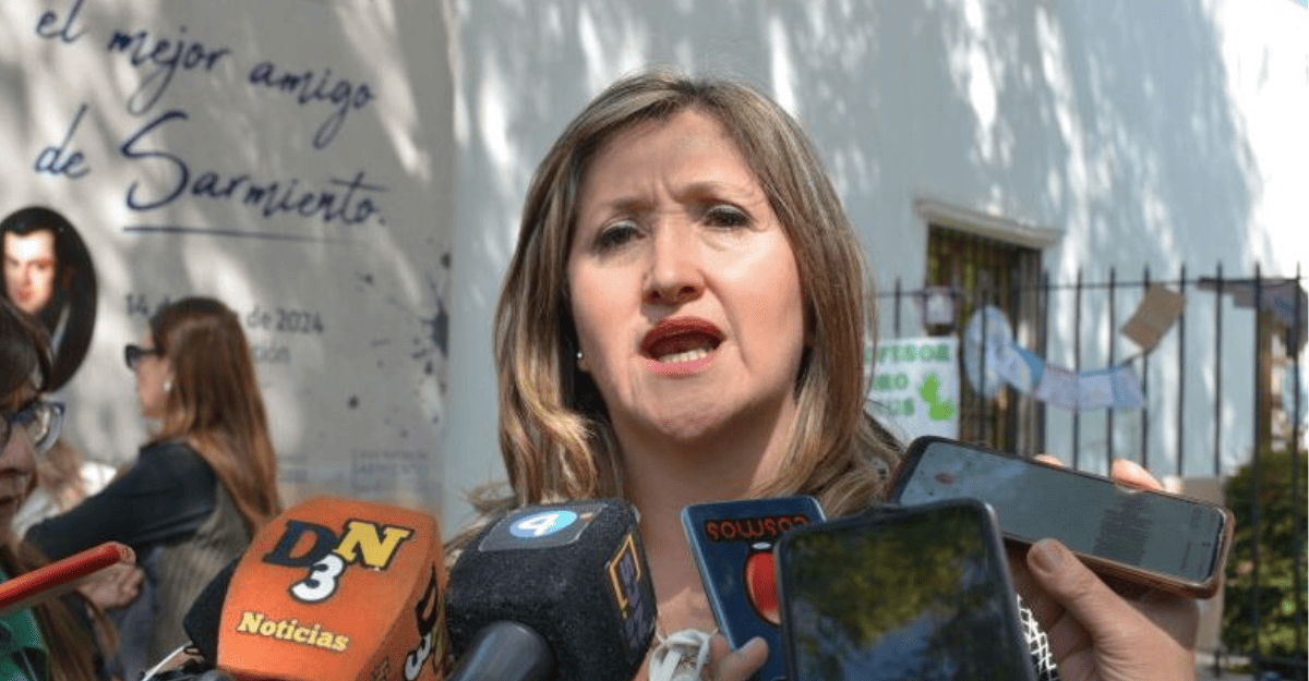 Silvia Fuentes confirmó que los alumnos de 5º grado y 2º año recibirán computadoras gratis en San Juan Silvia Fuentes confirmó que los alumnos de 5º grado y 2º año recibirán computadoras gratis en San Juan