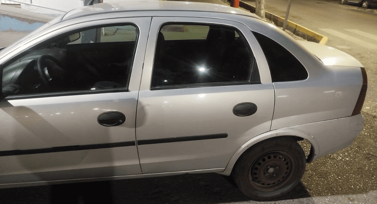 Chimbas: intentó robar un Chevrolet Corsa y lo atraparon a los 150 metros Chimbas: intentó robar un Chevrolet Corsa y lo atraparon a los 150 metros