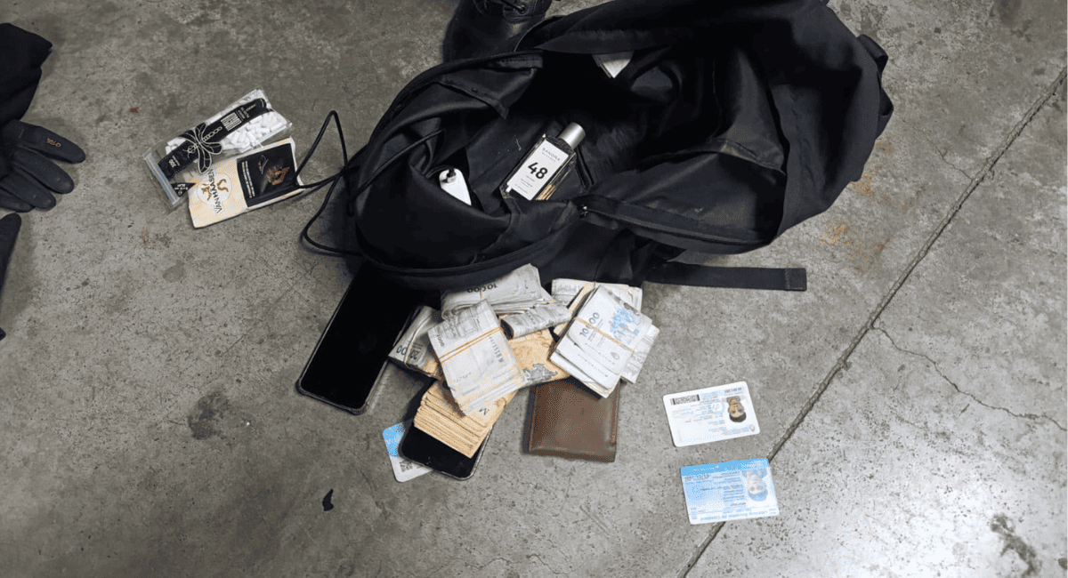 Manejaba ebrio en Capital con casi ,5 millones de pesos y marihuana en la mochila: fue detenido
