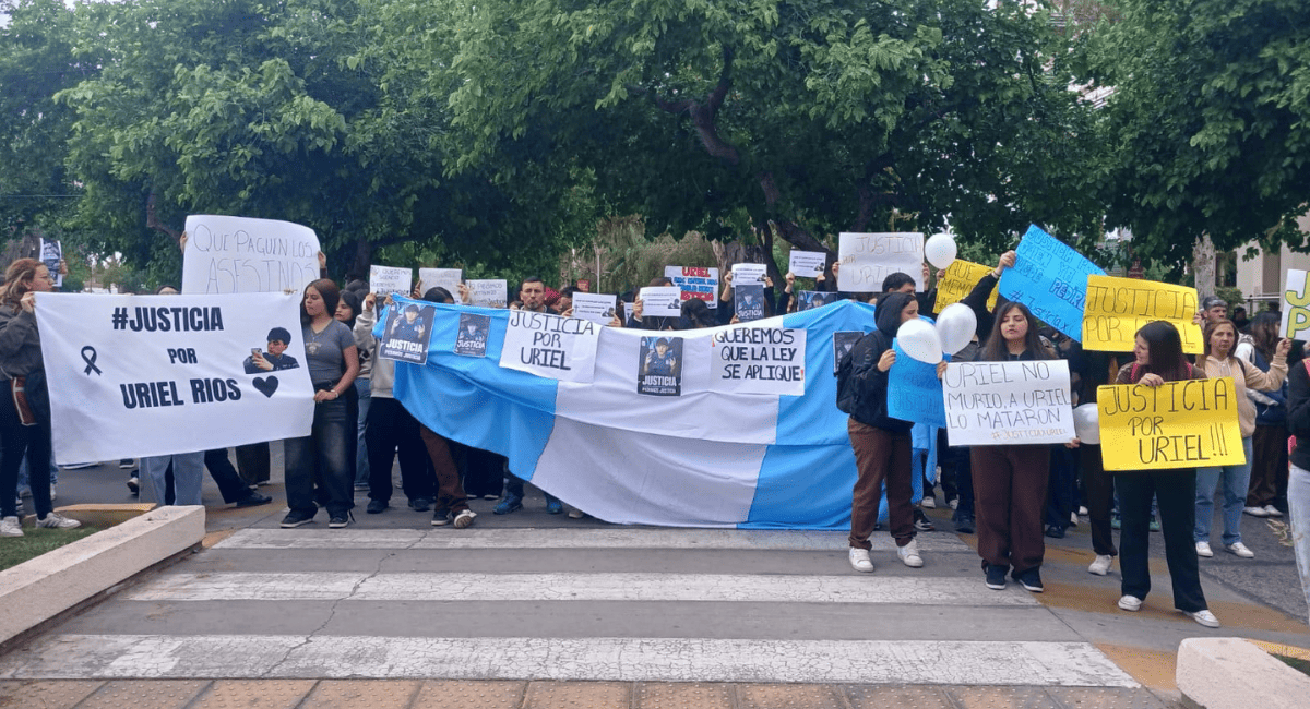 Marcha por Uriel Ríos: sus padres le entregaron una carta al vicegobernador Fabián Martín