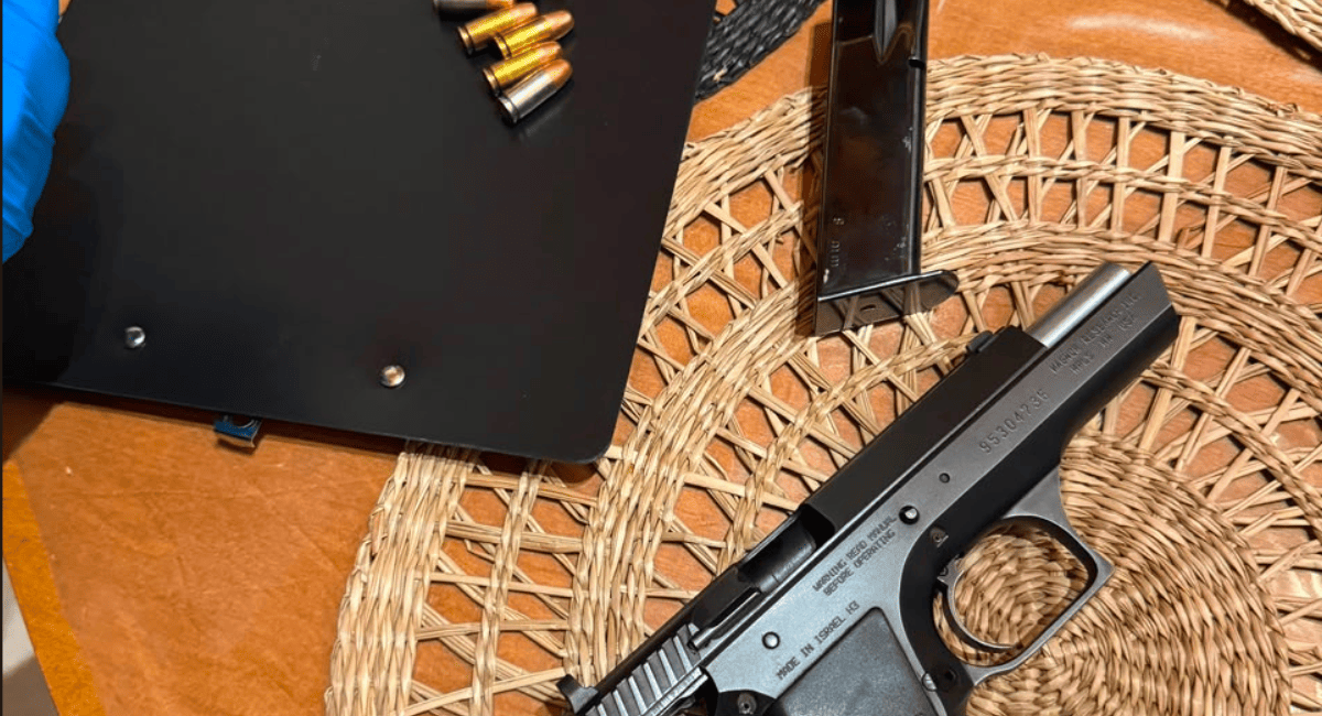 ¡Locura vial! Discutió en la calle, le apuntó con una 9mm a un padre y a su hija