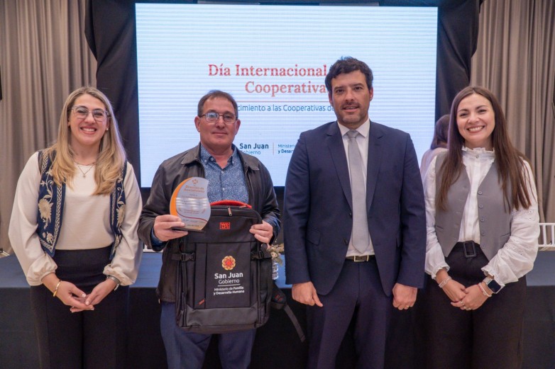 El Ministerio de Desarrollo Humando reconoció por su compromiso a más de 200 cooperativas de la provincia