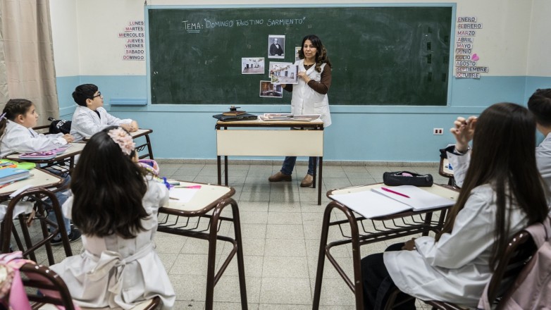 22c8e3ba21225a3710f0d6bbaccfc1f007_L.jpg Unos 2.500 docentes podrán inscribirse para titularizar cargos y horas cátedra