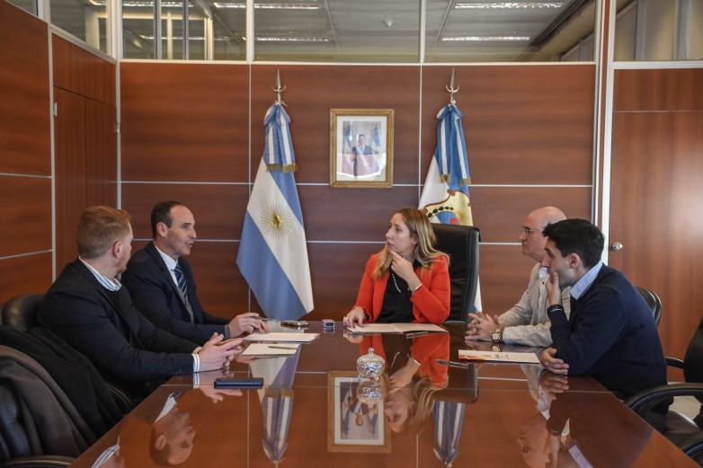 El Ministerio de Gobierno y Colegio Notarial agilizan trámites de regularización dominial