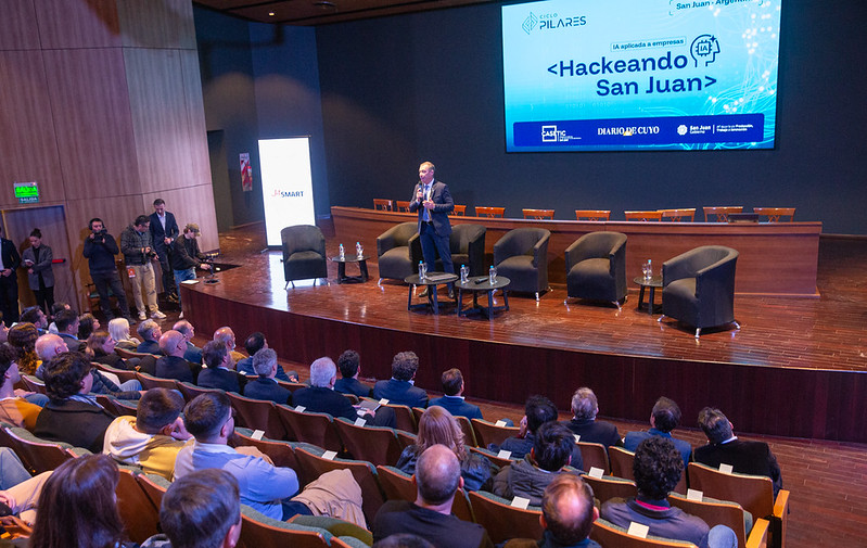 El vicegobernador de San Juan, Fabián Martín, participó   de la apertura de la primera edición de «Pilares», el ciclo de encuentros impulsado por Diario de Cuyo en alianza con la Cámara Sanjuanina de Empresas de Tecnologías de la Información y las Comunicaciones (CASETIC).
