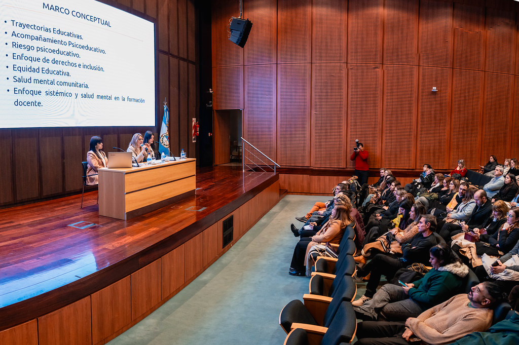 Educación sumó una estrategia para prevenir la deserción en institutos superiores