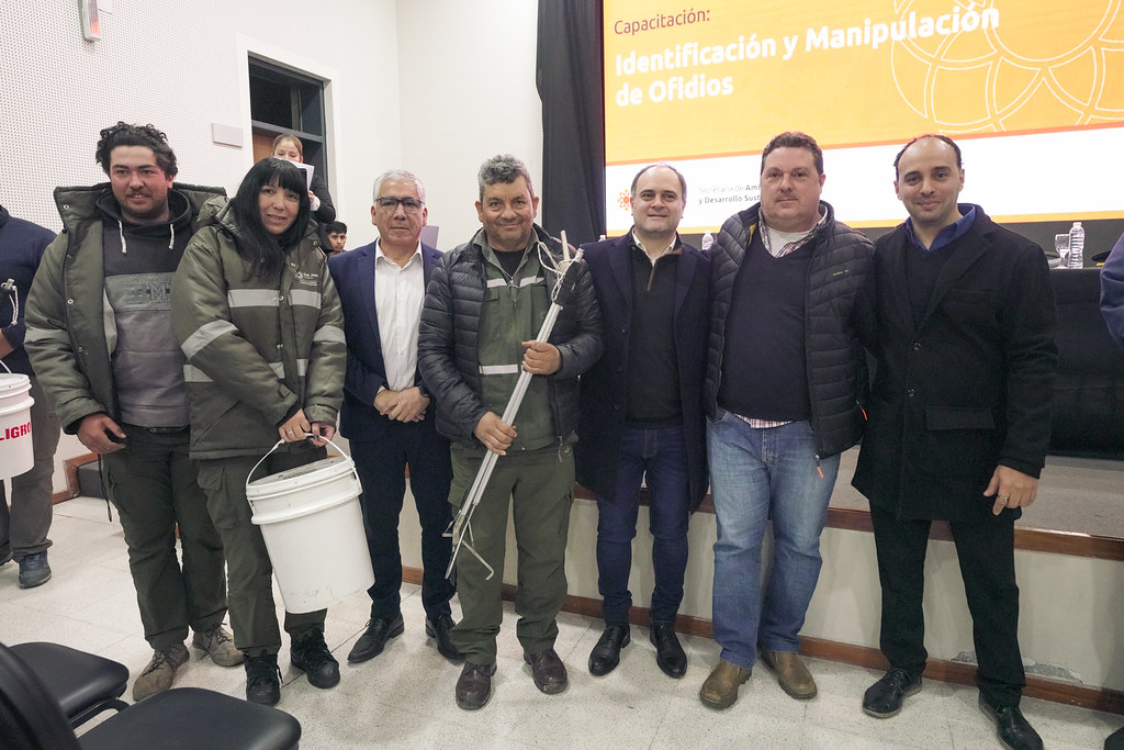 La Secretaría de Ambiente capacitó a equipos que intervienen con fauna silvestre y entregó kits para el manejo seguro de ofidios en ocho puntos de San Juan.