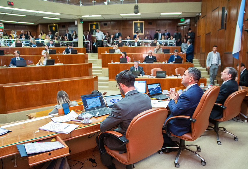 En el marco de la Novena Sesión  el cuerpo legislativo ratificó el convenio firmado entre el Ministerio de Familia y Desarrollo Humano y la Cámara de Servicios Mineros de San Juan, con el objeto de establecer un marco de cooperación y asistencia recíproca.