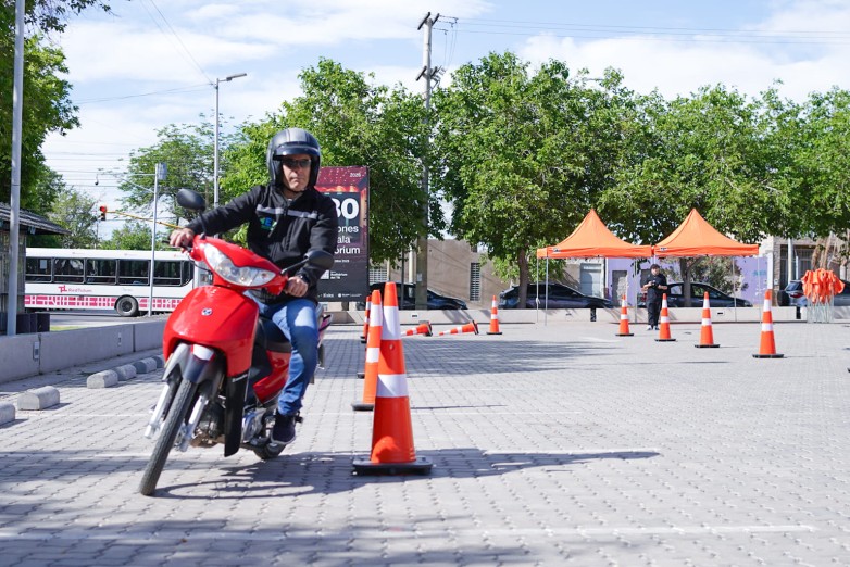 600d6594c7e130e20ec57b3a0d4bb840_L.jpg El Ministerio de Gobierno fortalece la formación de evaluadores prácticos de motos