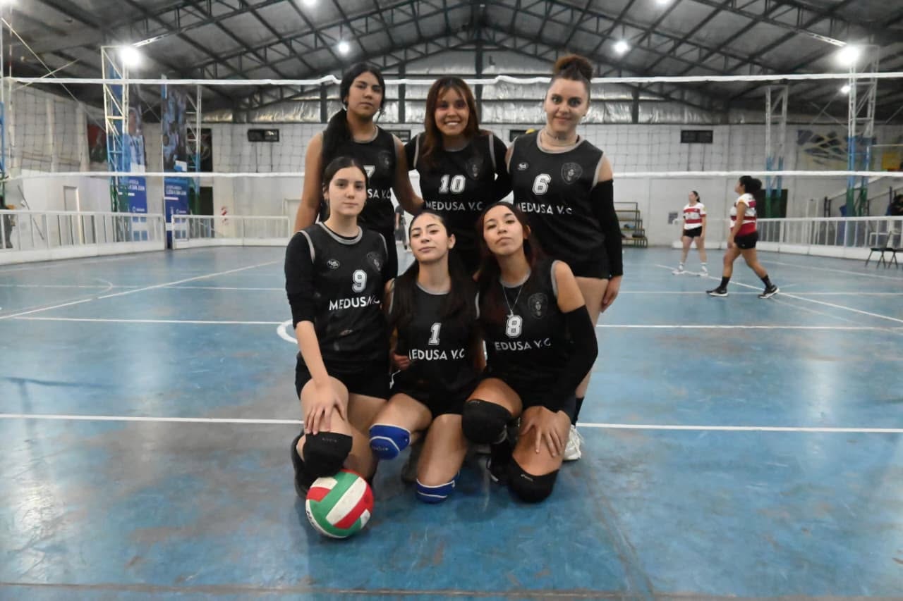 La Municipalidad de Iglesia, a través de la Dirección de Deportes, invita a niños, jóvenes y adultos a sumarse a una nueva temporada de la Escuela Municipal de Vóley.