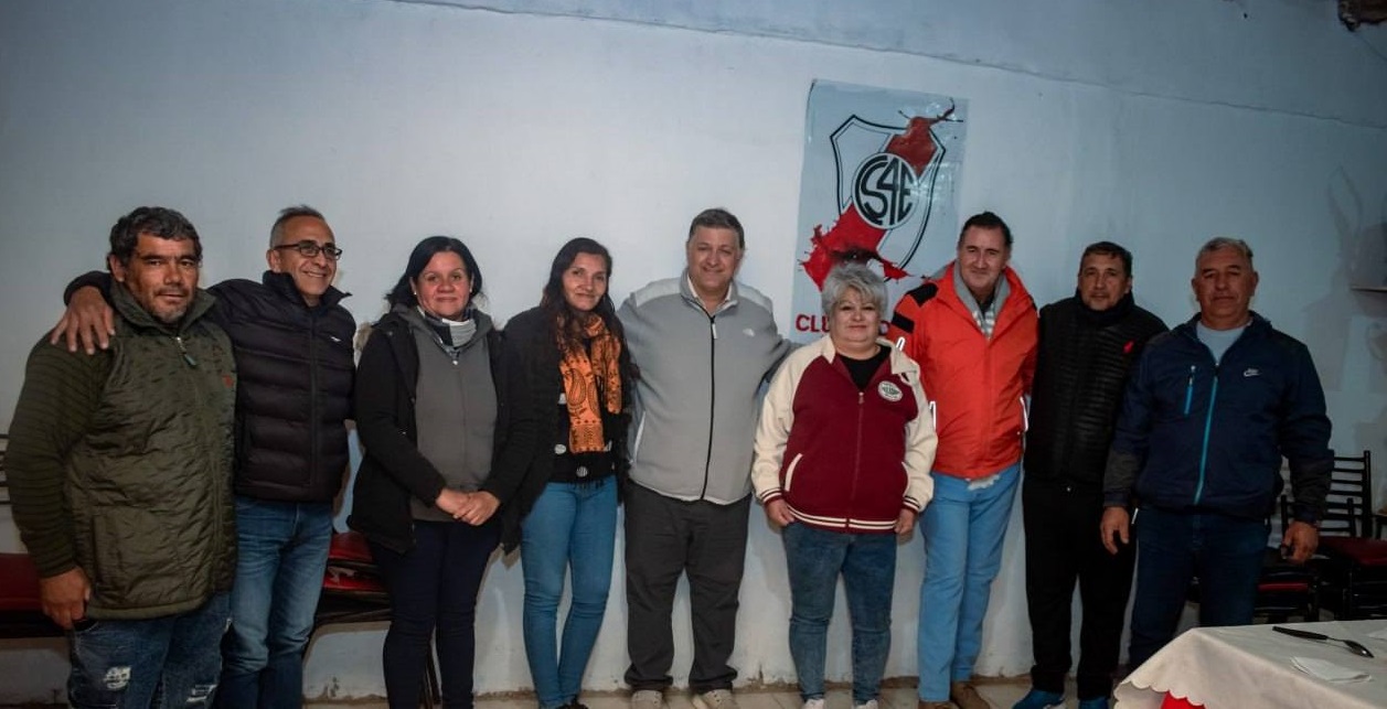 El intendente Rodolfo Jalife, junto al presidente del HCD, Alberto Plaza y el Sr. Daniel Melian, visitó las instalaciones del Club Sportivo 4 Esquinas.