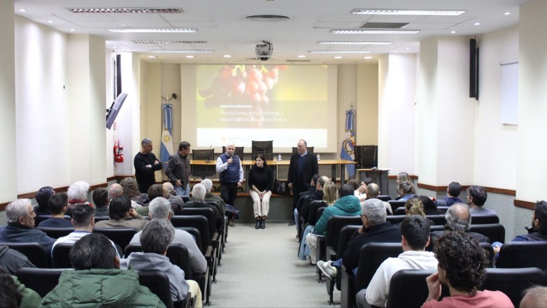 El Ministerio de Producción y SENASA trabajan para agilizar la documentación solicitada para trasladar uva en fresco