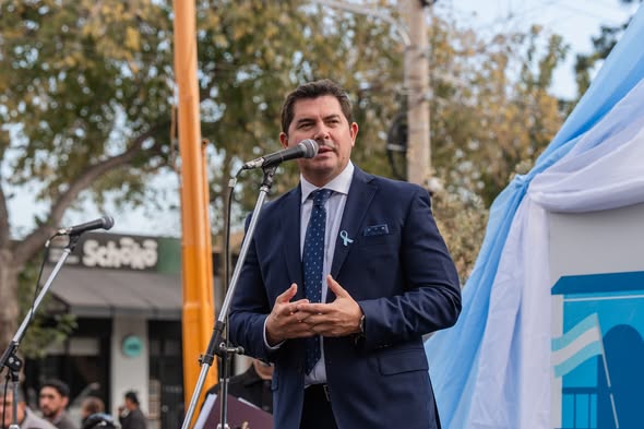 El gobernador de la provincia Marcelo Orrego  recibió una invitación de la Americas  Society  y del Council of the Americas para exponer ante inversores internacionales en Nueva York ,el plan de infraestructura y requerimientos de financiamiento.