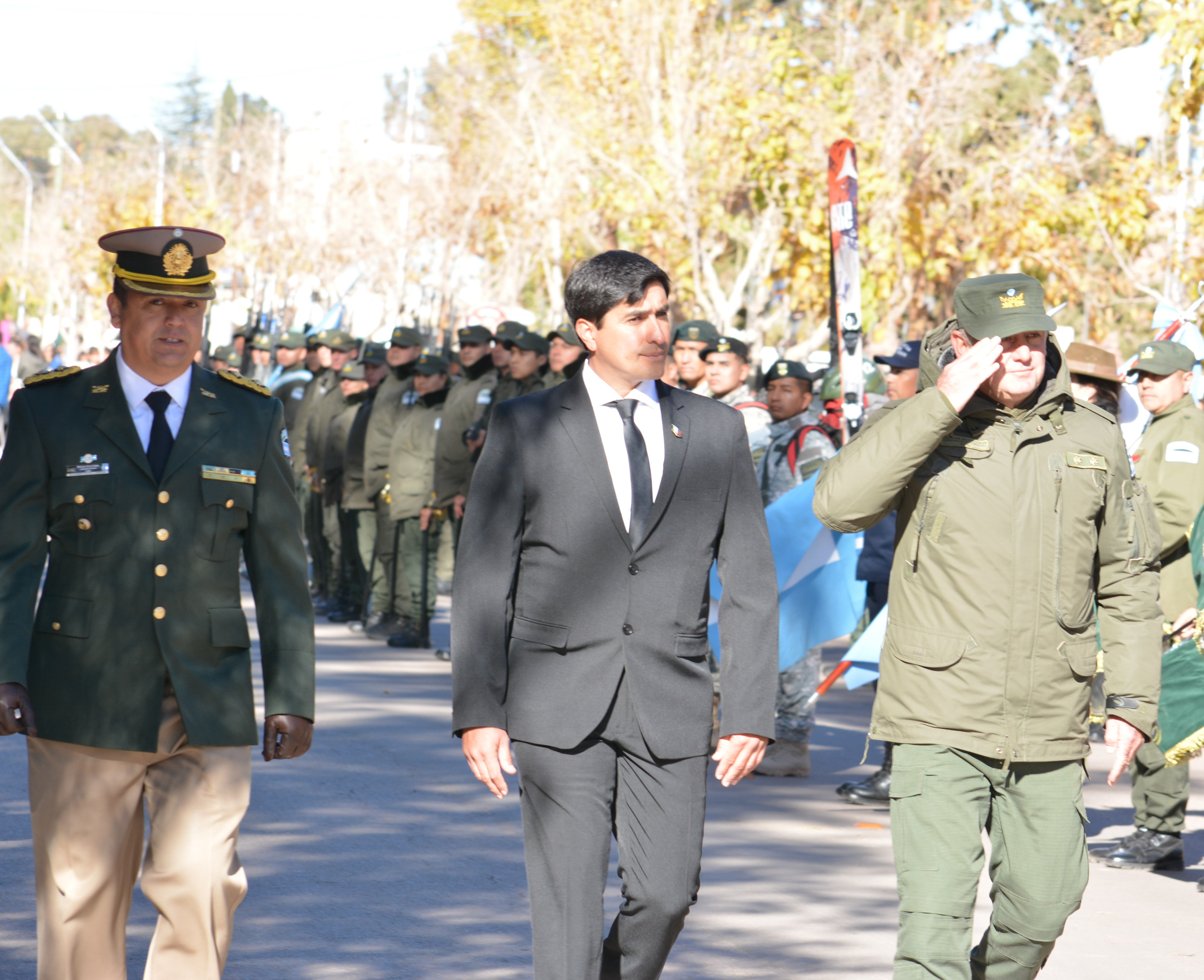 Calingasta vivio  una hermosa jornada patria  compartiendo junto a vecinos, instituciones y familias el tradicional desfile cívico militar en conmemoración de un nuevo aniversario de la Revolución de Mayo.