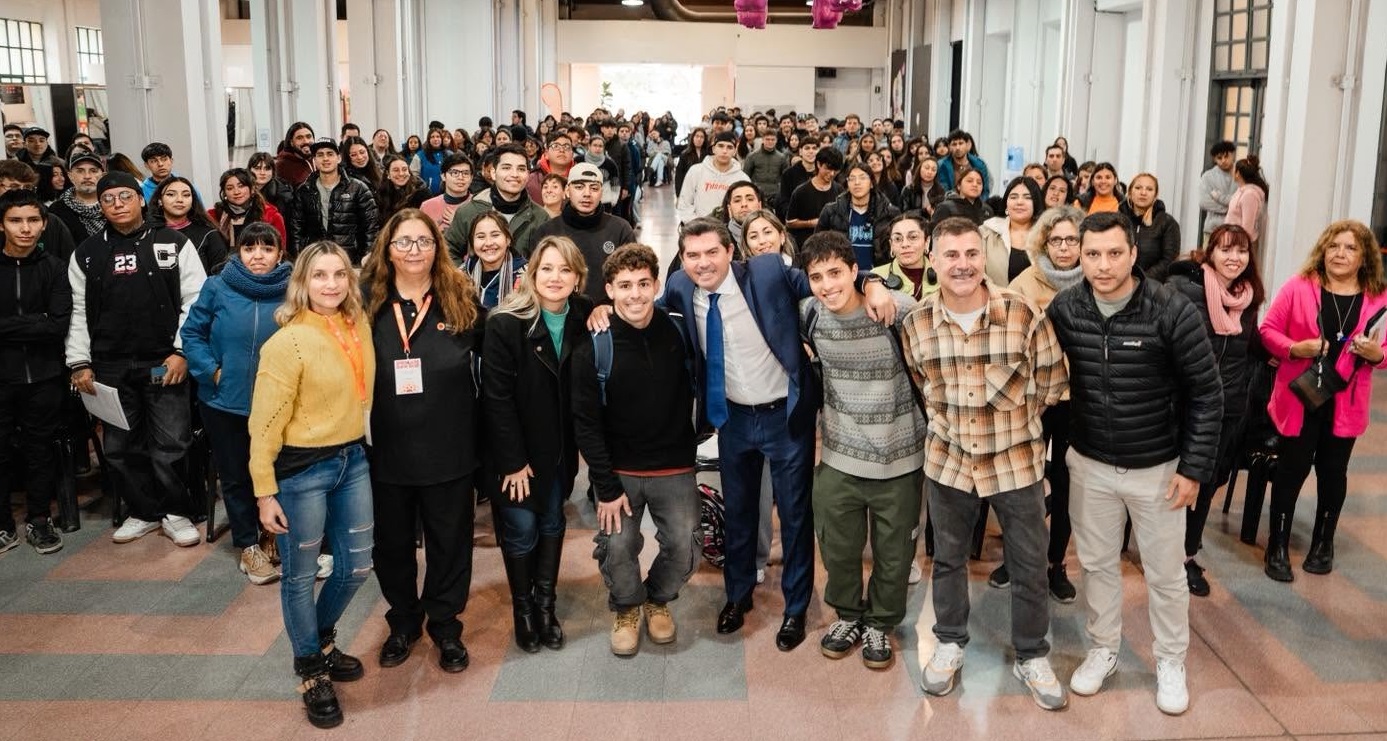 Propuesto para responder a las demandas laborales de personas entre 18 y 35 años, trescientos jóvenes participaron de un Curso de Manipulación de Alimentos a medida