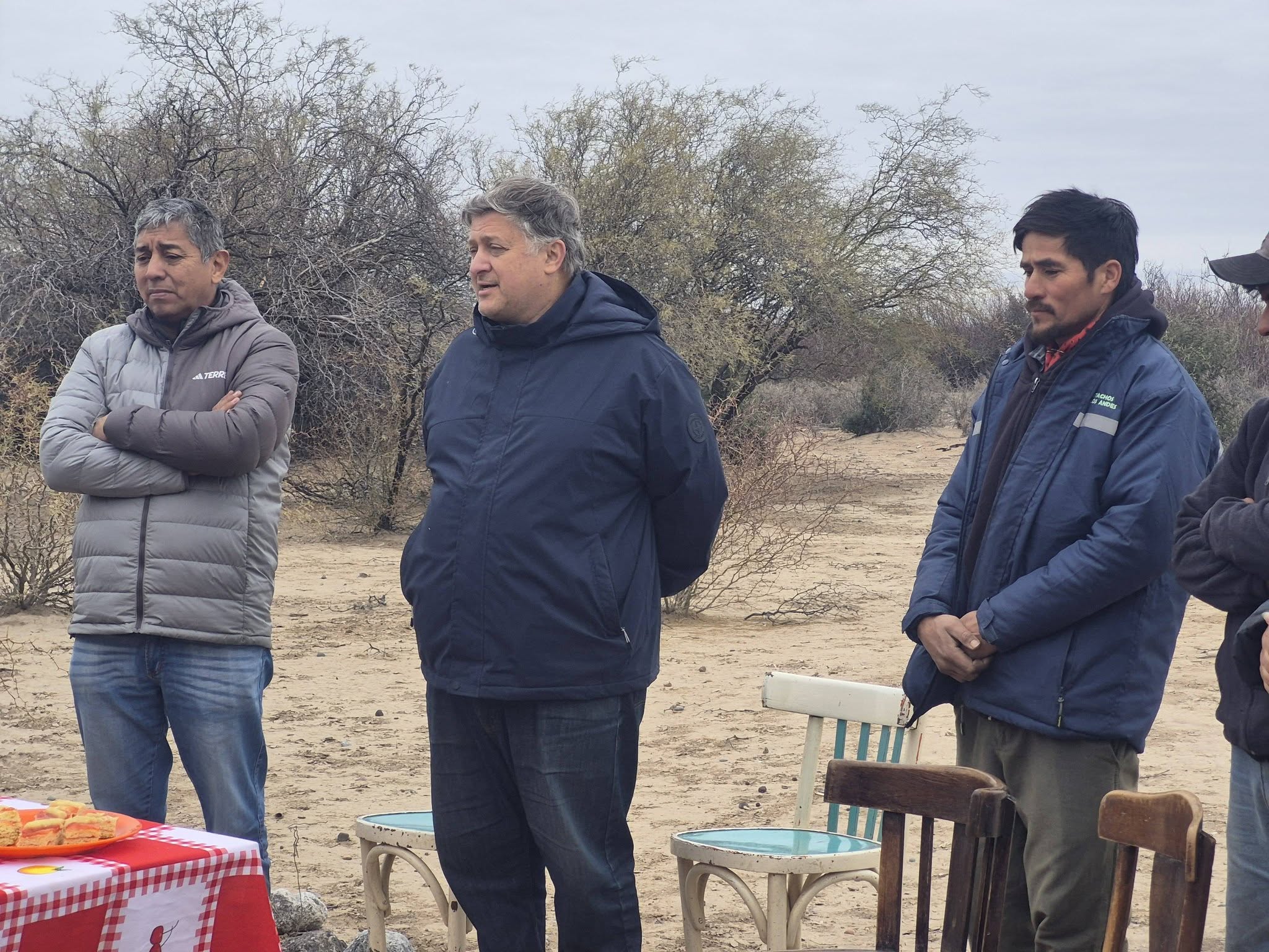 El intendente Rodolfo Jalife, junto al Secretario de Obras y Servicios Públicos, José Reinoso y la referente del Área Culto,  Emilce Moran, visitó la zona de El Rincón, en la localidad de Punta del Agua