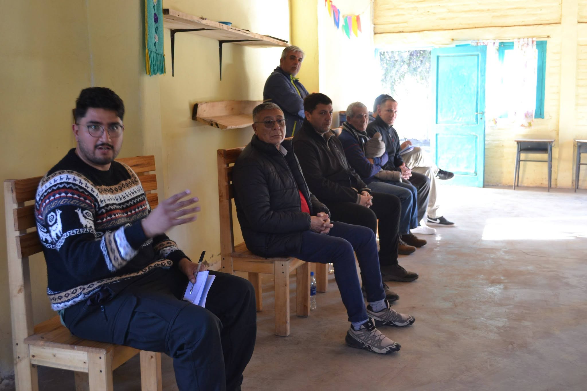 Con la participación activa de los vecinos y el respaldo de la gestión municipal, se llevó a cabo una importante reunión informativa con miembros de la Unión Vecinal y comunidad de La Majadita de Valle Fertil.