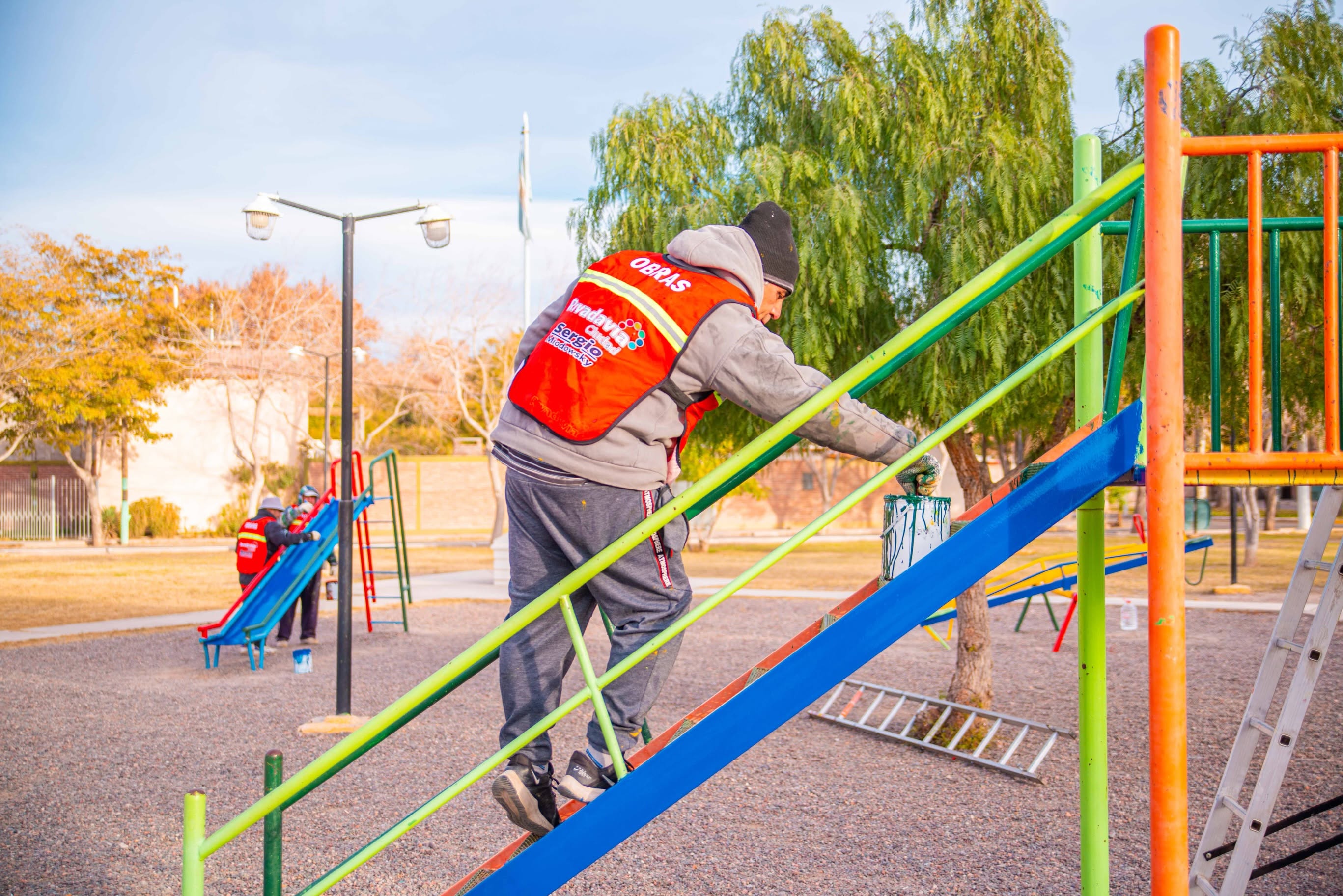 El municipio de Rivadavia continua llevando adelante acciones que ponen en valor diferentes espacios en todos los barrios del departamento.